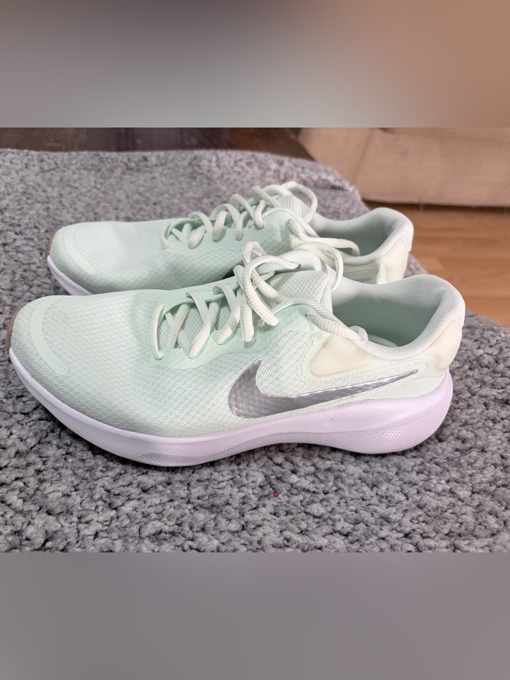 Nike Revolution 7 Women's Road Running Shoes Barely Green Silver